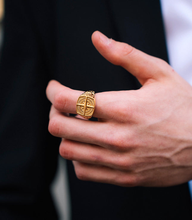 COMPASS RING | GOLD