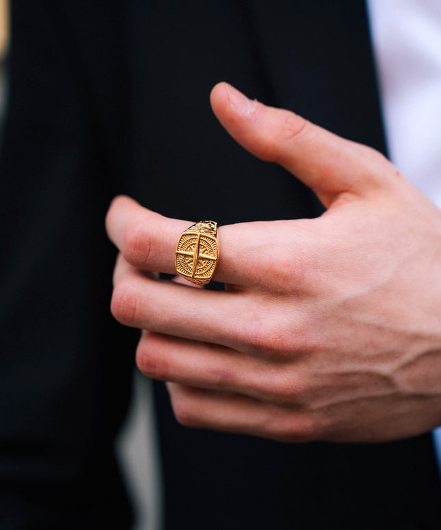 COMPASS RING | GOLD
