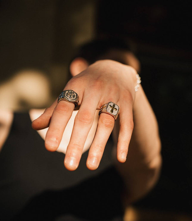 NOBLE CROSS RING | SILVER
