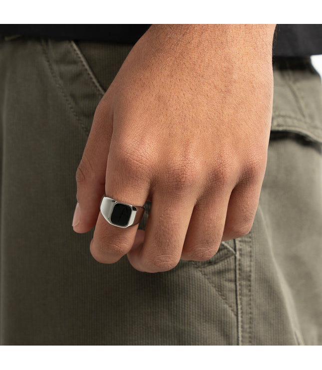ONYX SIGNET RING | SILVER