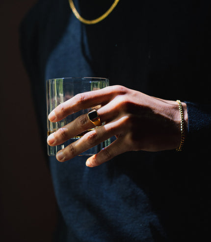 Onyx Signet Ring | Gold