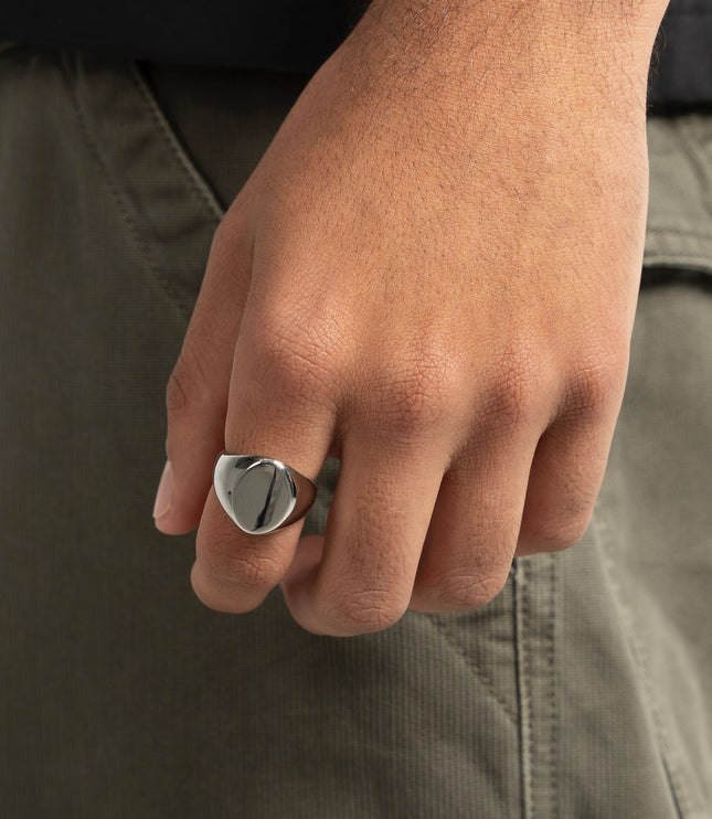 Oval Signet Ring | Silver